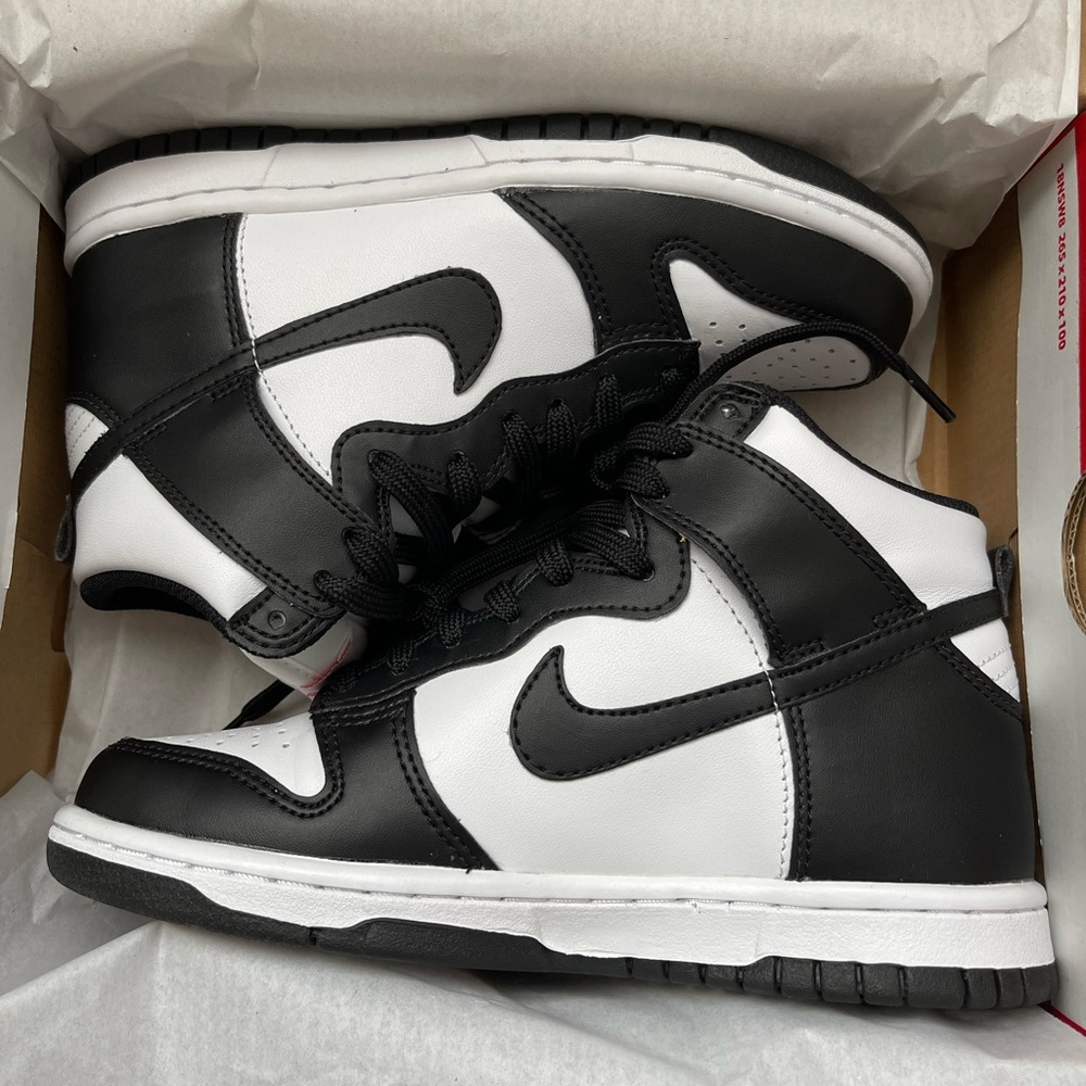 Nike dunk high Panda 🐼 Sz 5.5